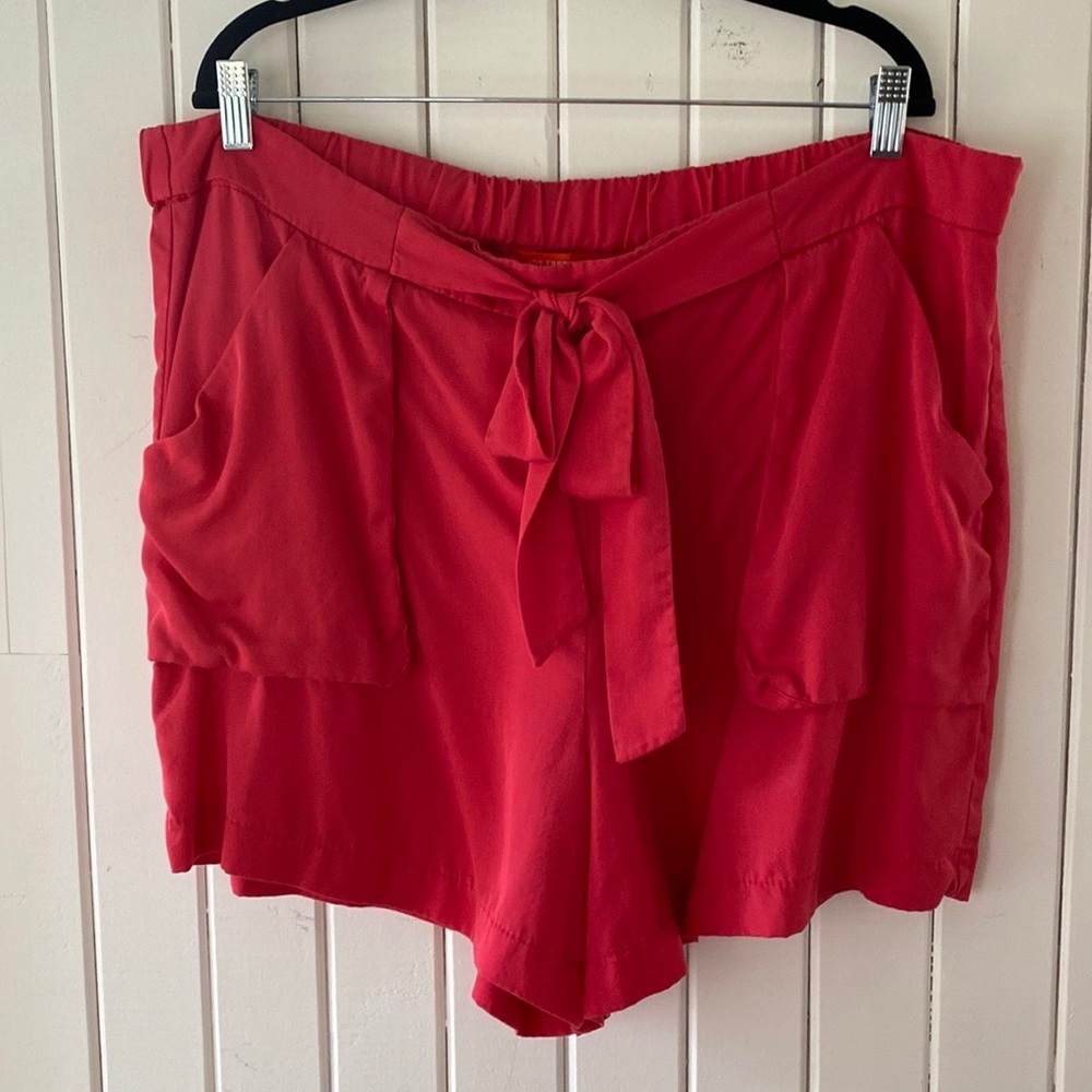 Red rayon/cotton shorts size 2X